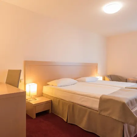 Islande With Free Parking Viesnīca