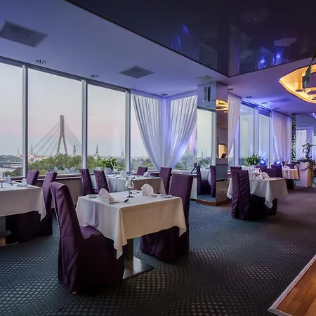 Viesnīca Islande With Free Parking 4*