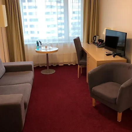Islande With Free Parking 4*