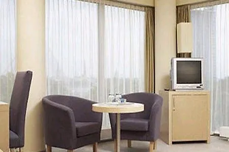 Islande With Free Parking 4* ריגה